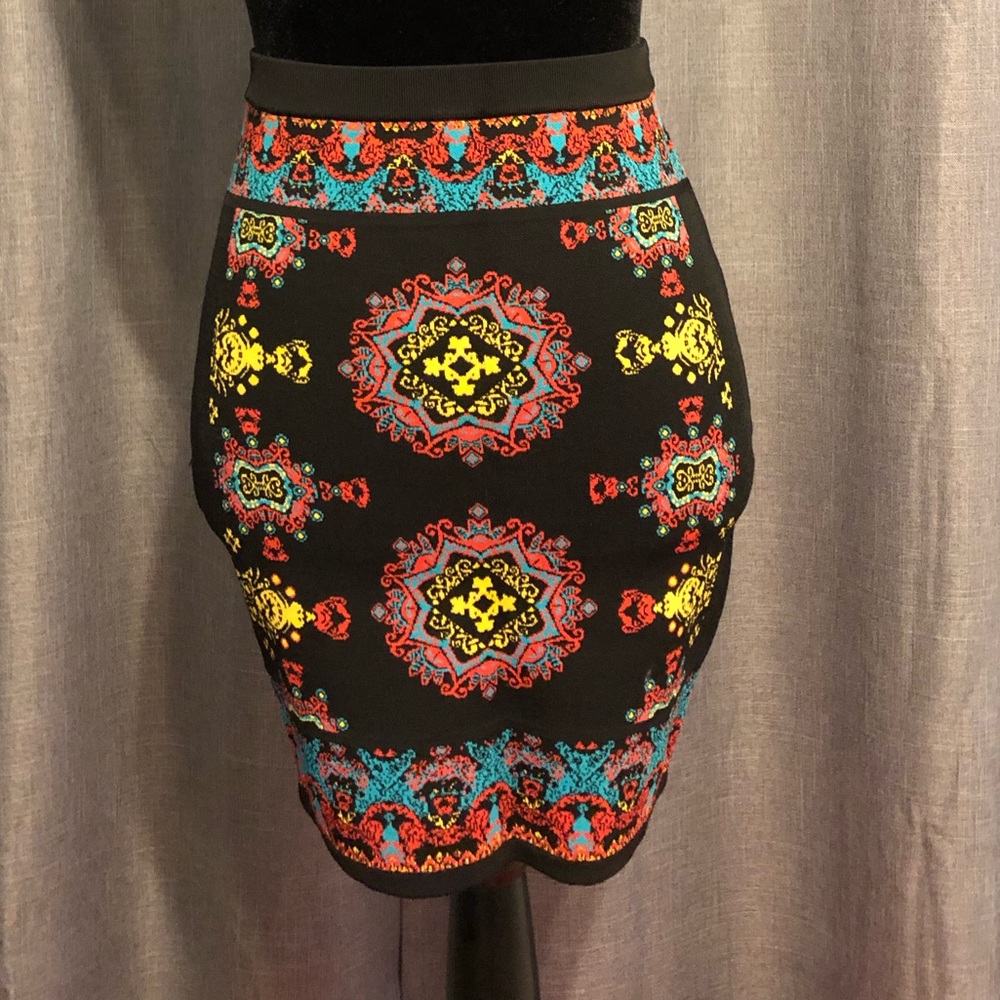 Bebe skirt